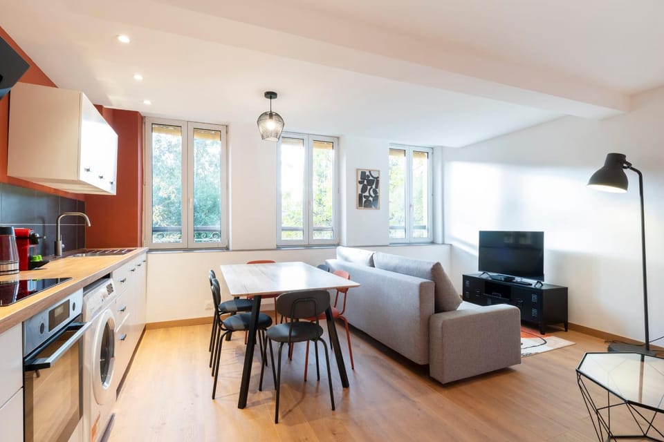 Sur la Seille Apartment in Metz