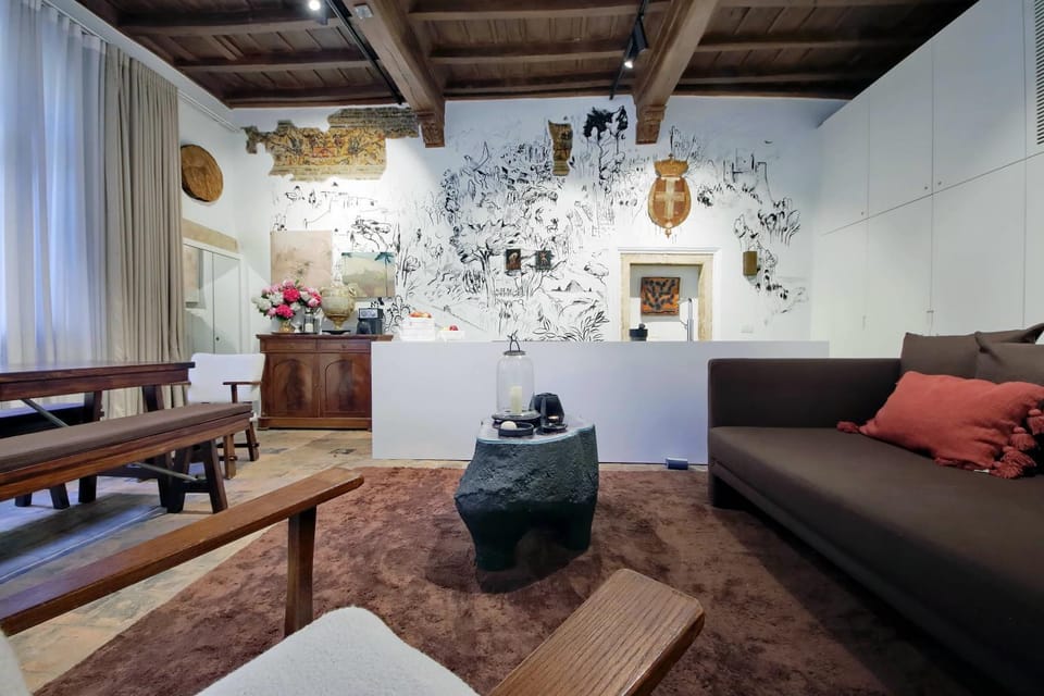 Living room, Seating area