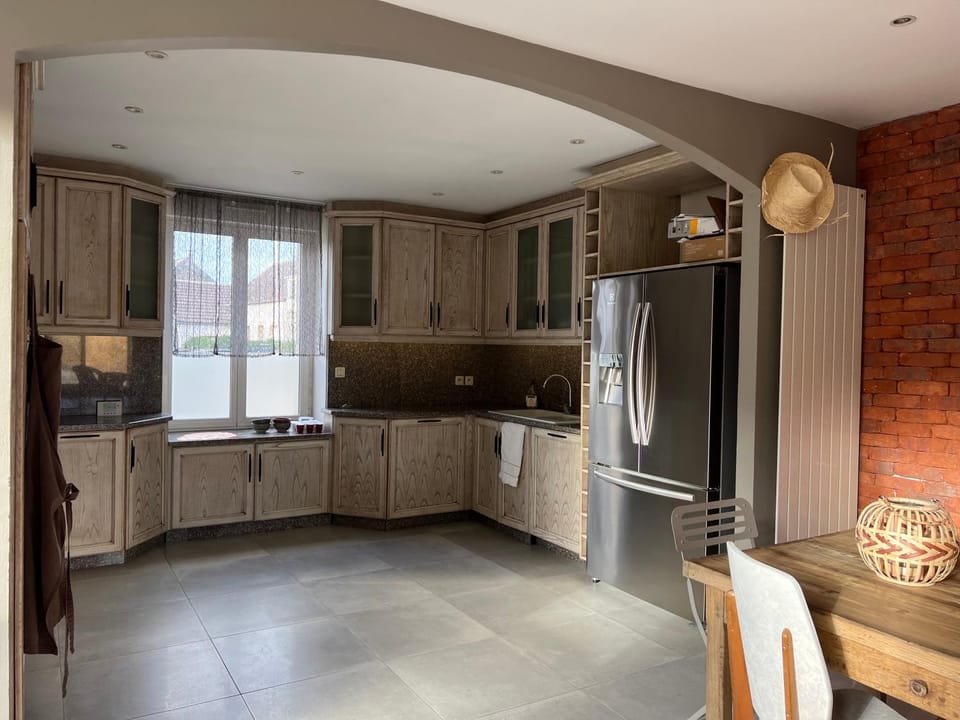 Kitchen or kitchenette, dishwasher, oven, stove