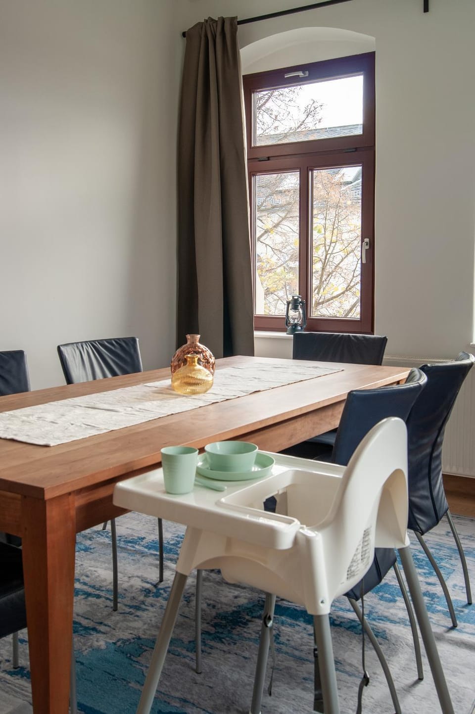 Dining area, children