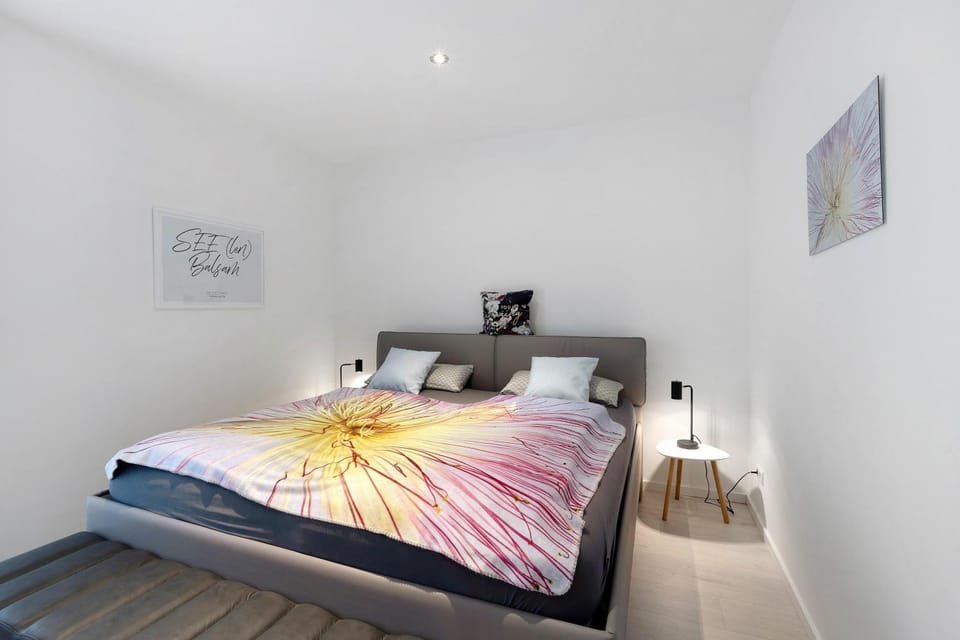 Living room, Bedroom