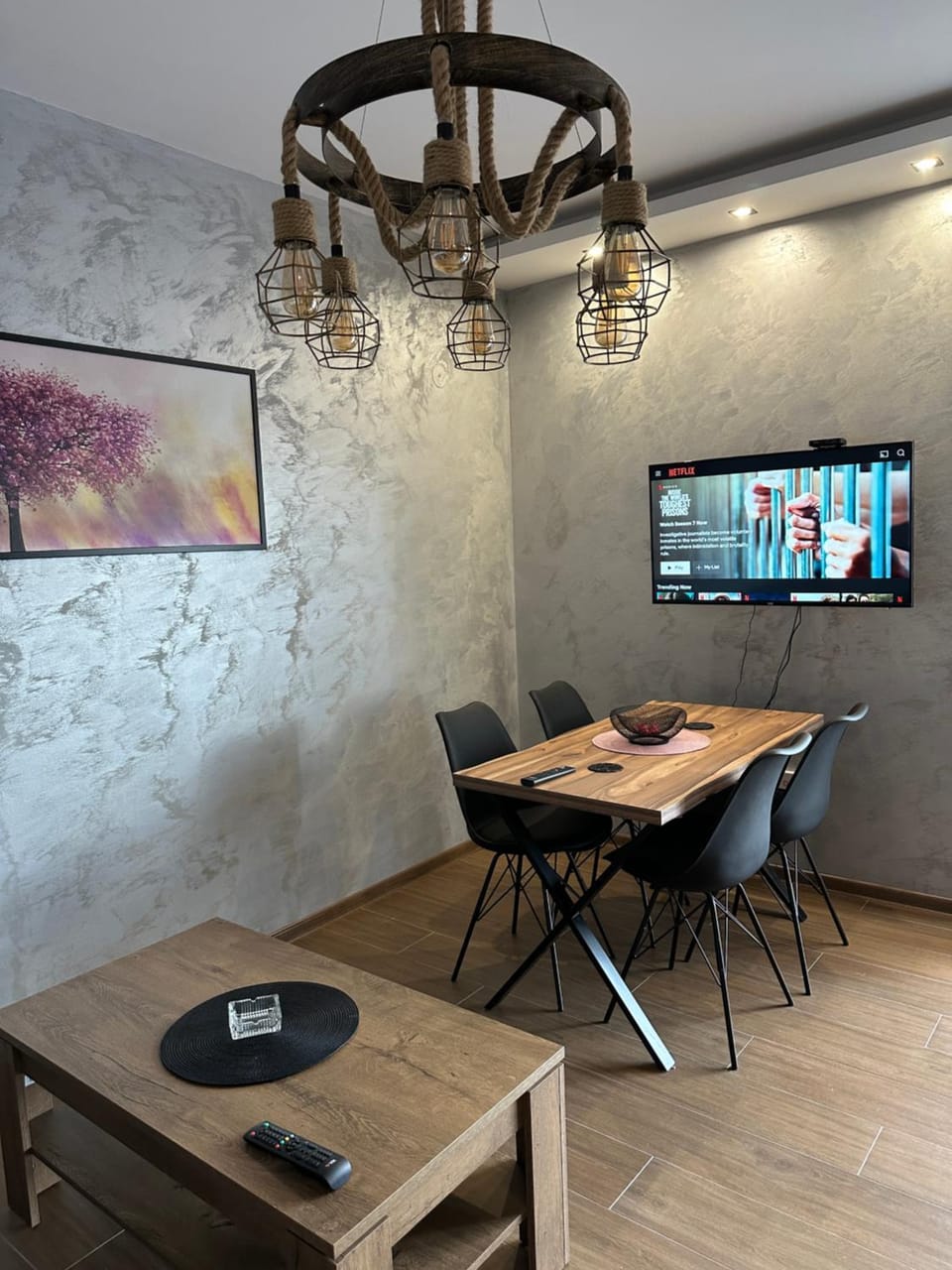 TV and multimedia, Living room, Seating area, Dining area