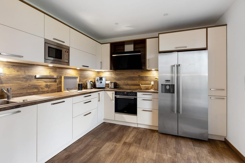 Kitchen or kitchenette, Living room
