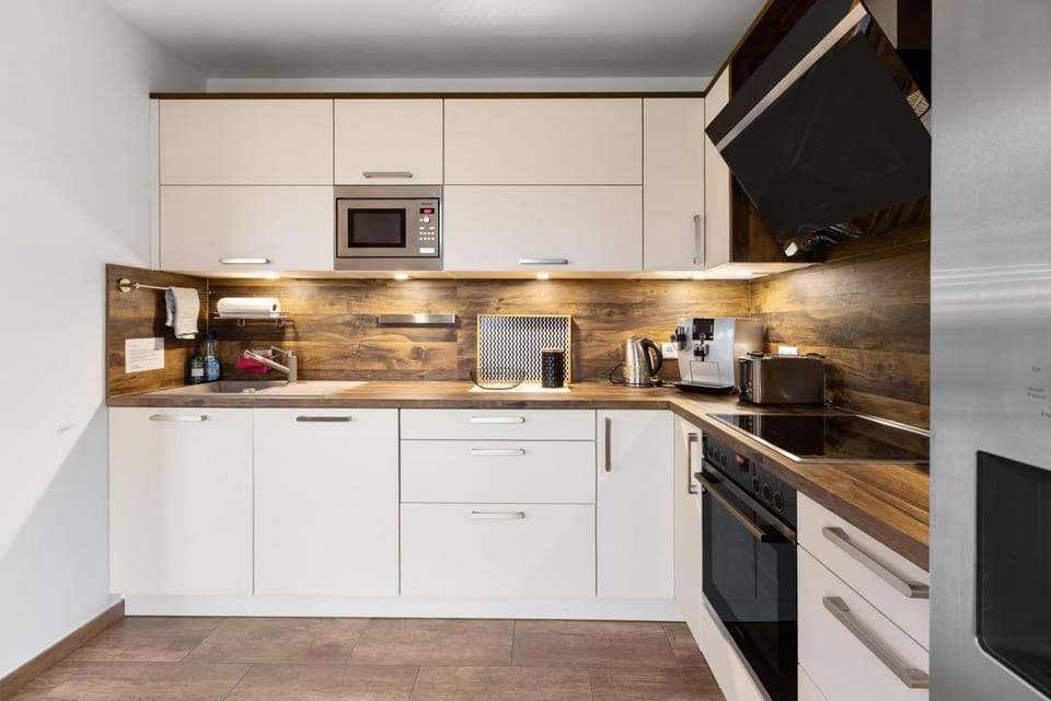 Kitchen or kitchenette, Living room