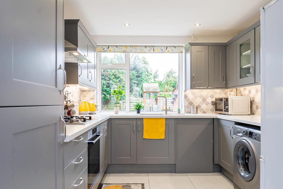 Kitchen or kitchenette, dishwasher, minibar, oven, pet friendly, stove, washing machine
