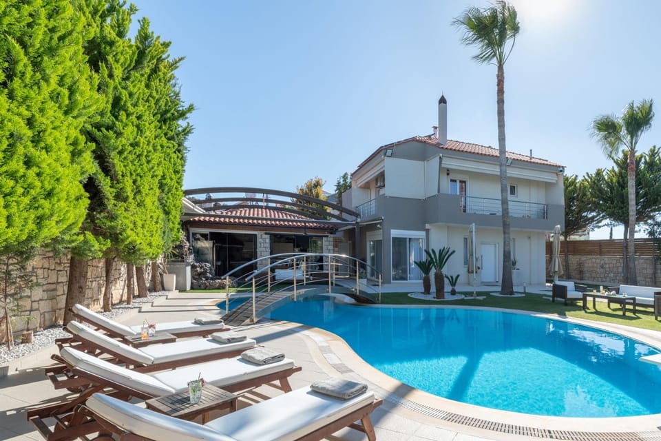 Property building, Pool view, Swimming pool, sunbed