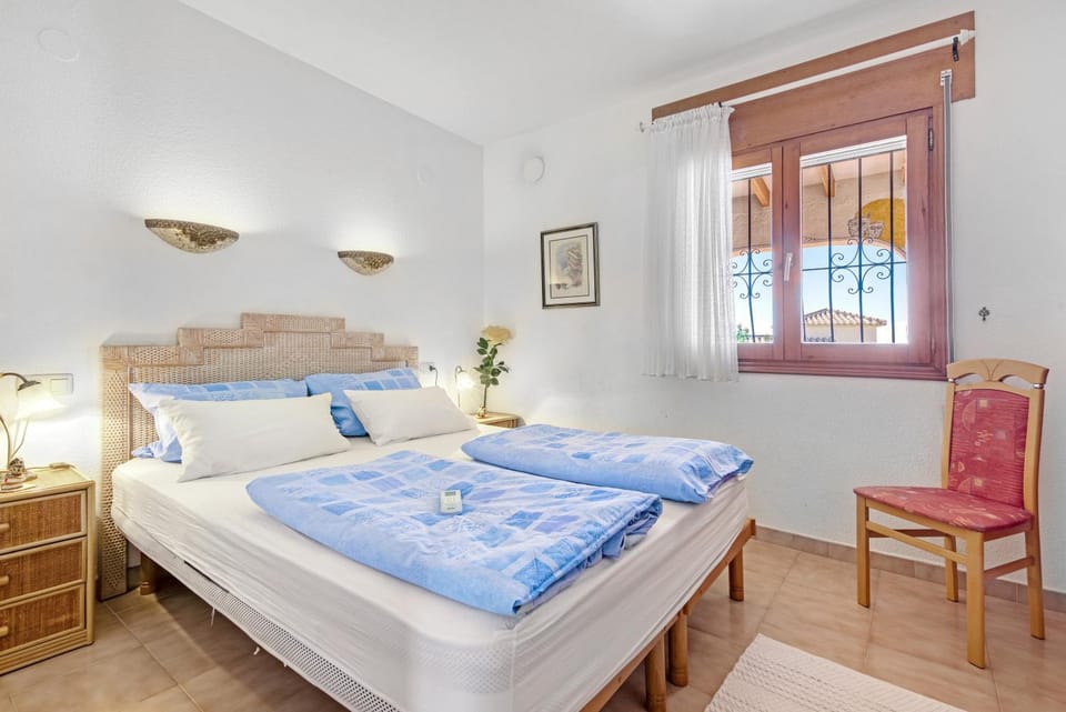 Property building, Living room, Bedroom