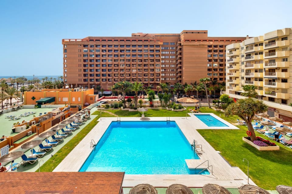 Balcony/Terrace, Pool view, Sea view