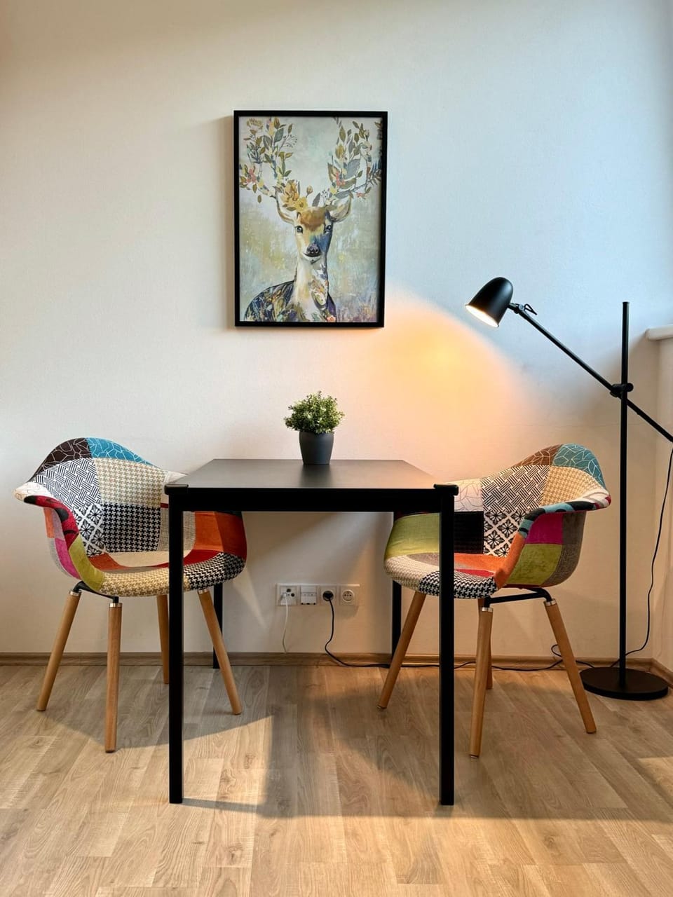 Seating area, Dining area