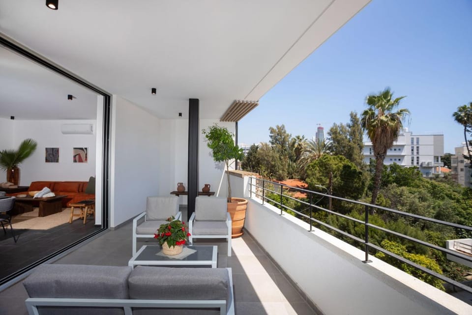 Patio, Balcony/Terrace, Seating area