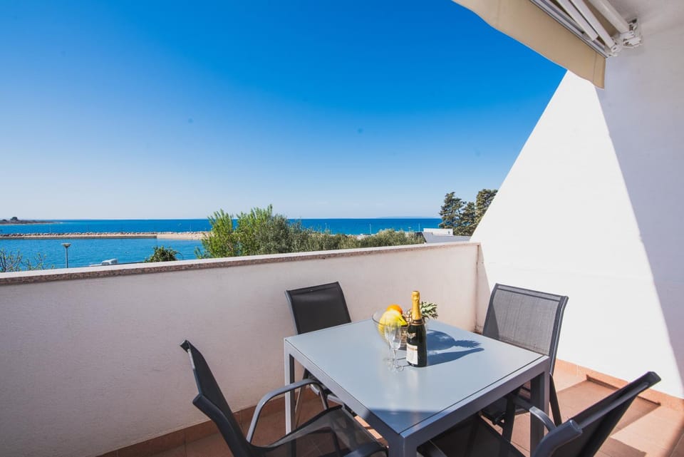 Balcony/Terrace, Seating area, Sea view