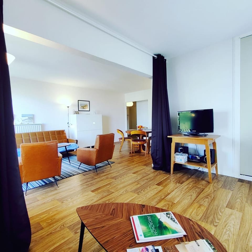 Spacious apartment near the sea Apartment in Arcachon