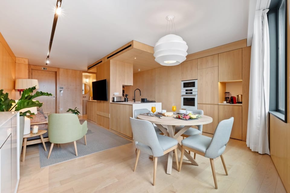 Living room, Dining area, kitchen