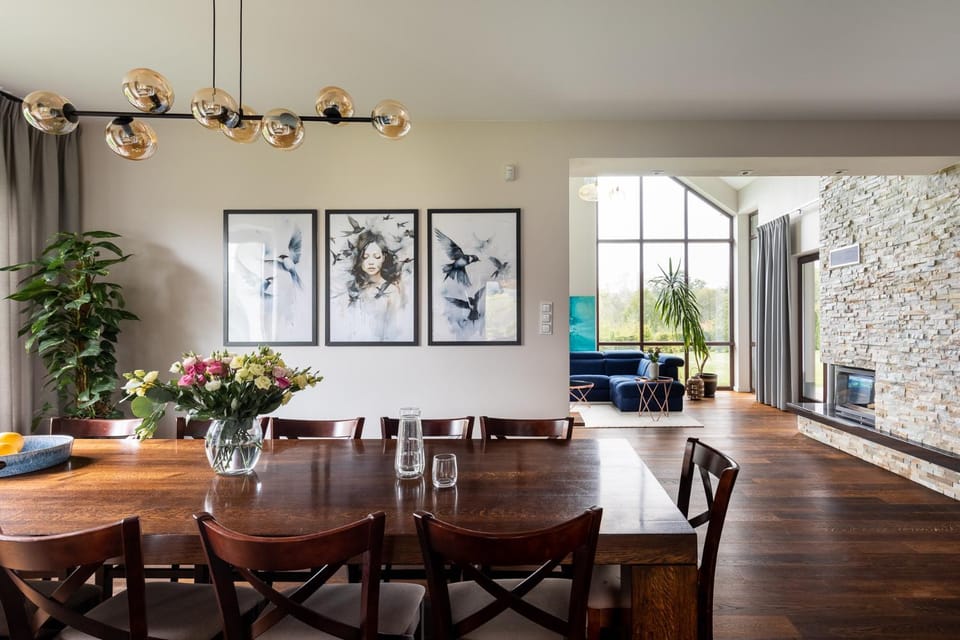 Seating area, Dining area