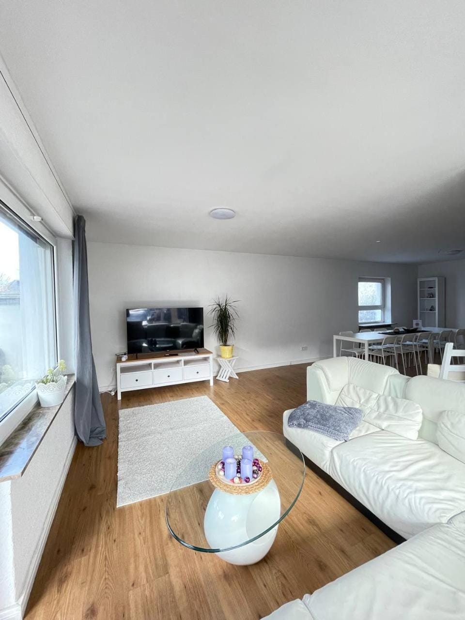 Communal lounge/ TV room, TV and multimedia, Living room, Dining area