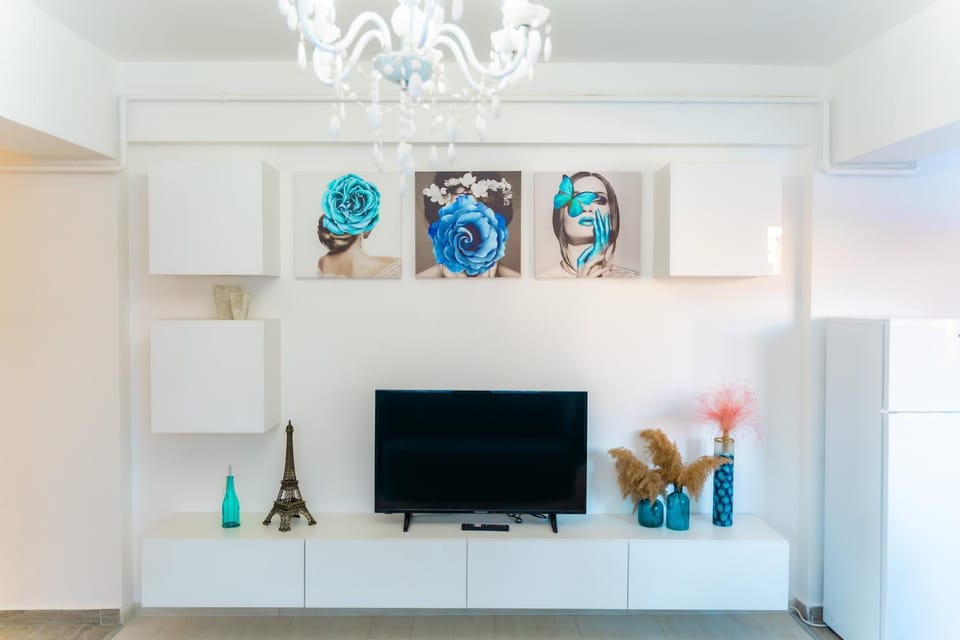 TV and multimedia, Decorative detail