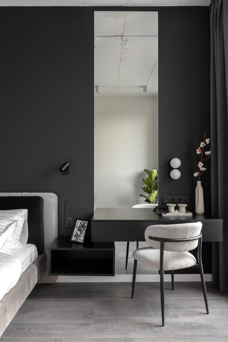 Bed, Photo of the whole room, Bedroom