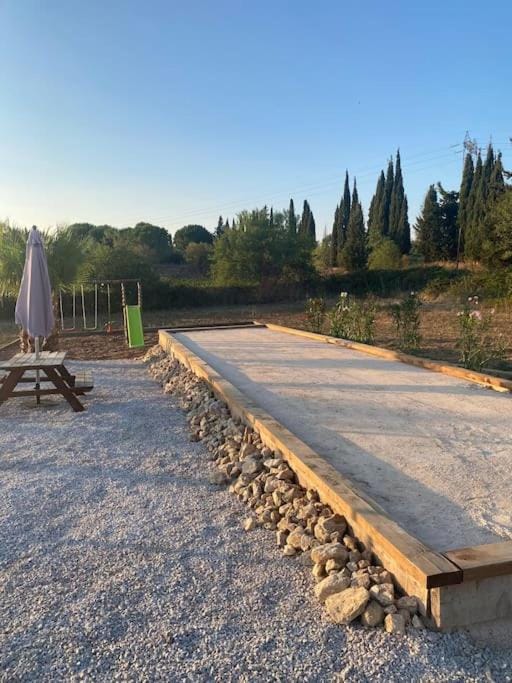 Gite de 2 à 5p piscine sur domaine 3Ha Apartment in Béziers