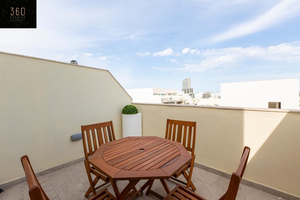 Day, View (from property/room), Balcony/Terrace, Dining area