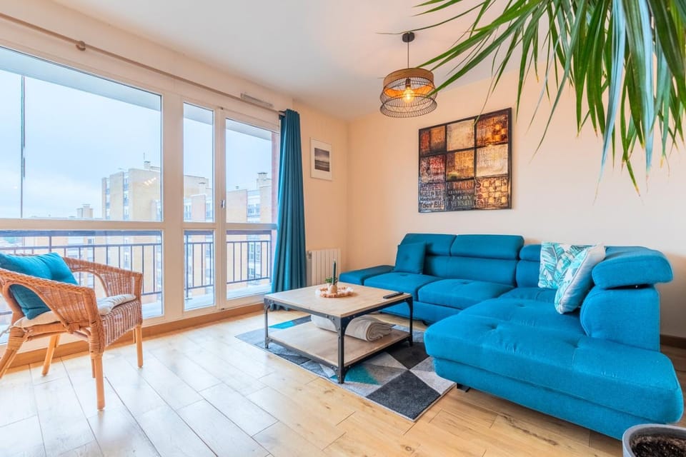 2 BR apartment with balconies & private parking Apartment in Lille