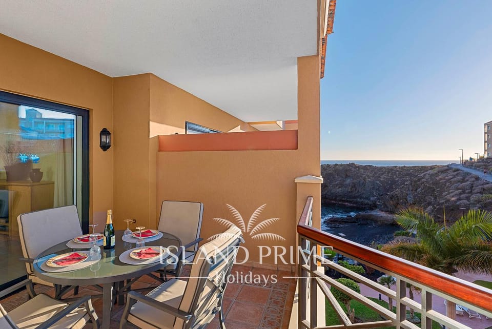 View (from property/room), Balcony/Terrace, Sea view