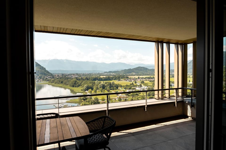 Bella Vista Seeblick Apartment in Villach