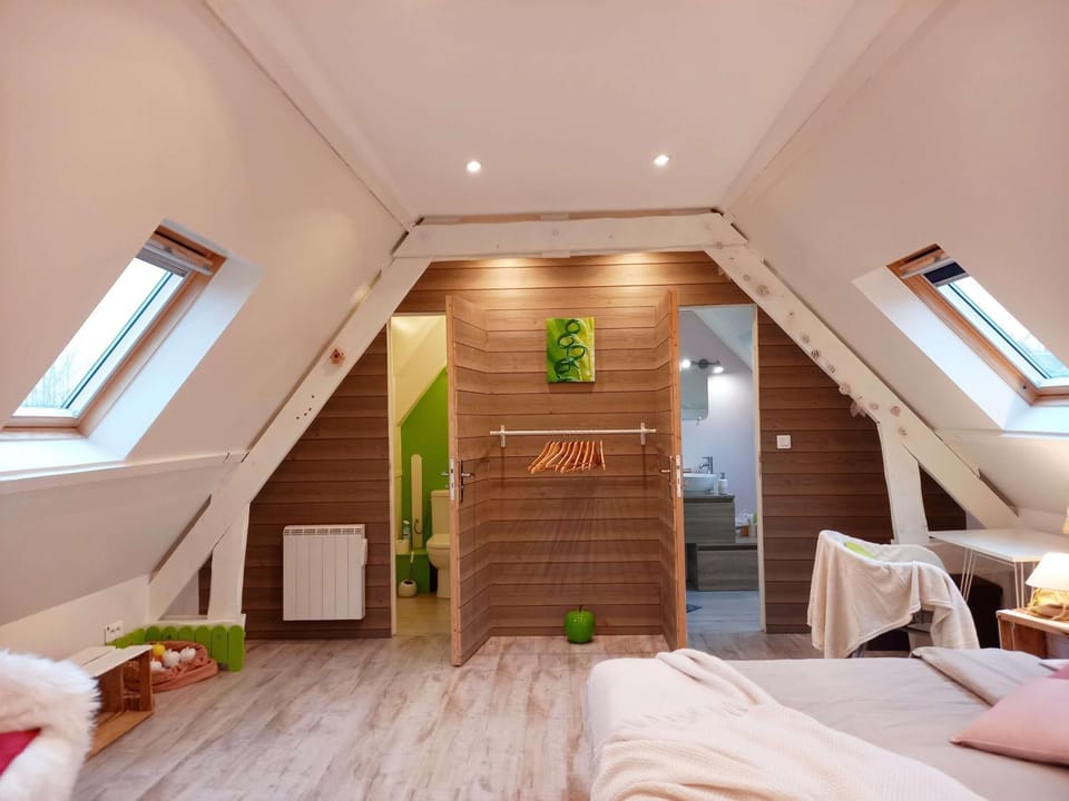 Toilet, Bathroom, Bedroom