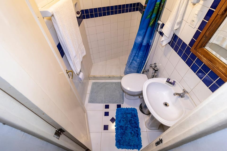 Shower, Bathroom, towels