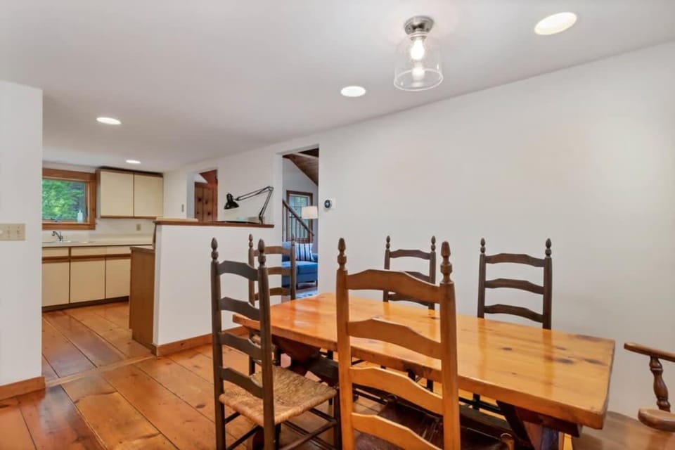 Enjoy Brewster With Years Of Family Charm House in Brewster