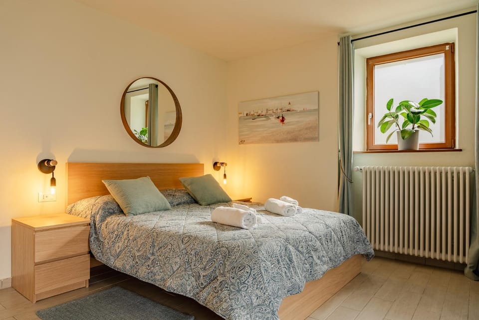 Bed, Photo of the whole room, Bedroom, internet, towels