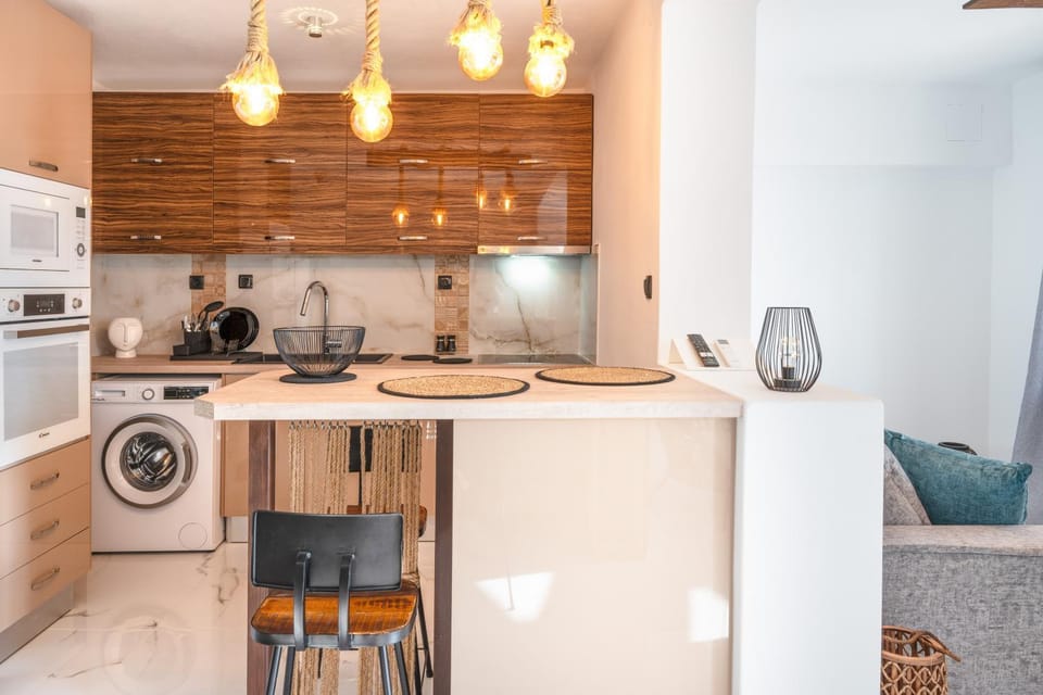 Kitchen or kitchenette, Living room