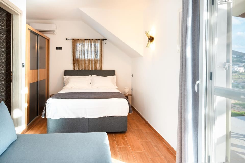 Property building, Living room, Bedroom