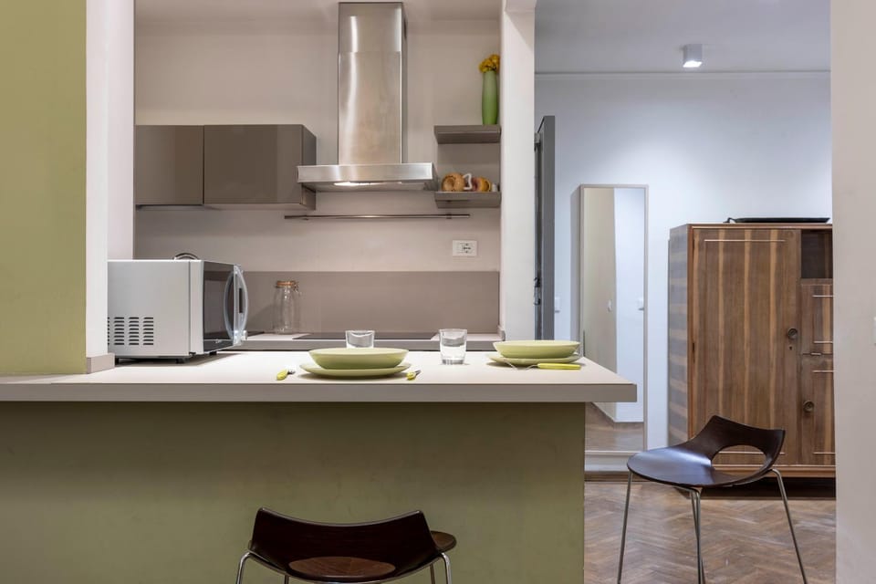 Kitchen or kitchenette, Dining area, minibar, pet friendly, stove