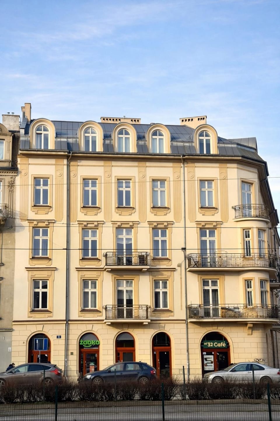 Property building, Location