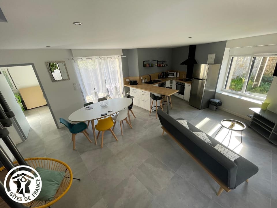 Gîte 6 personnes au calme avec terrasse et équipements modernes à La Verrie - FR-1-426-535 House in Pays de la Loire
