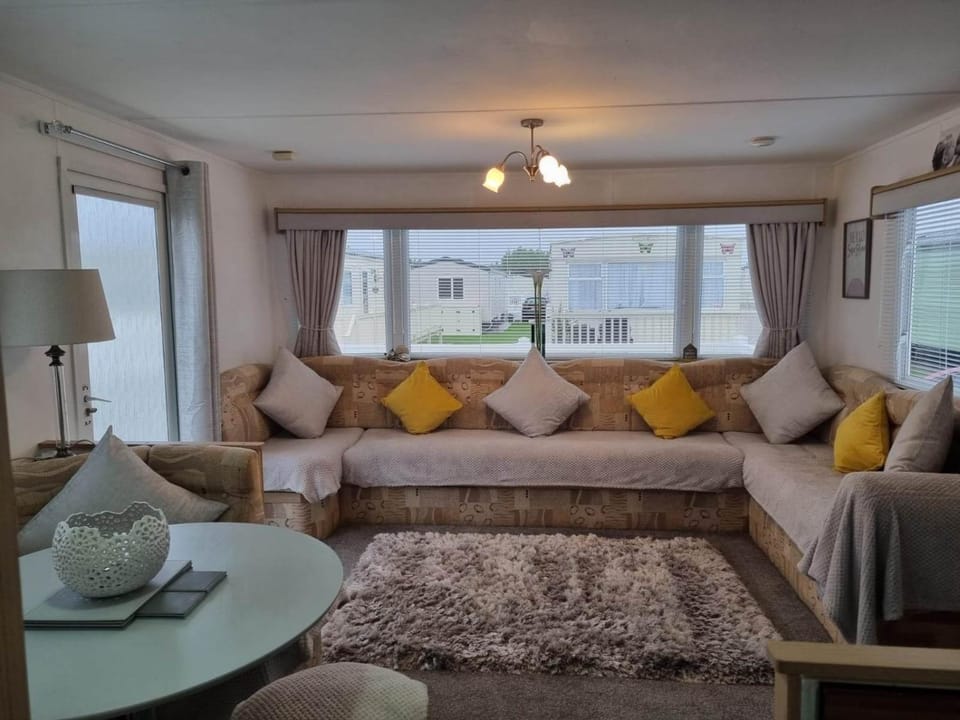 6 BERTH 2 BEDROOM PALM GROVE 60 , GOLDEN PALM Sleeps 6 Campground/ 
RV Resort in Chapel Saint Leonards