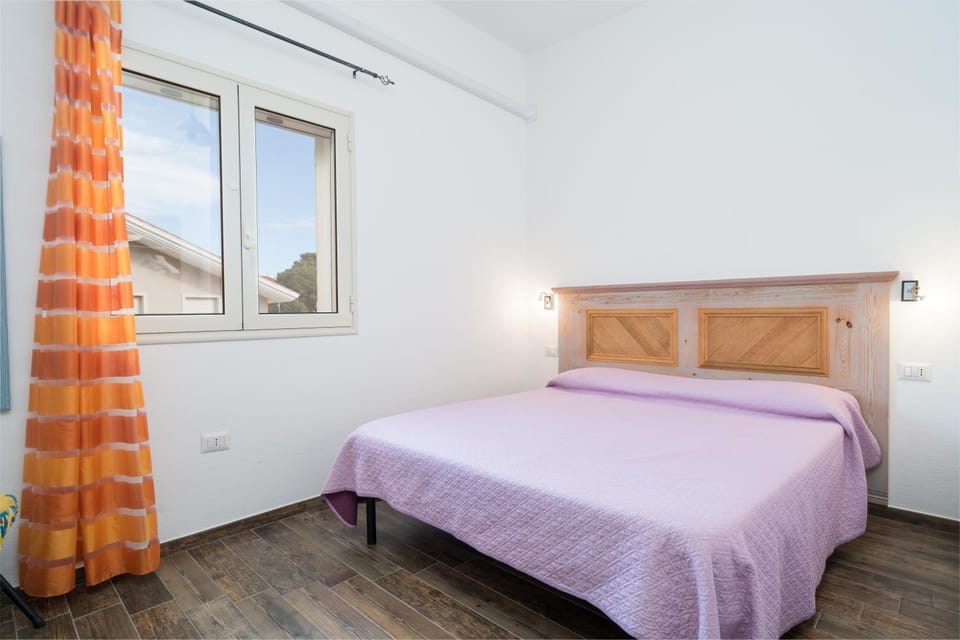 Property building, Living room, Bedroom