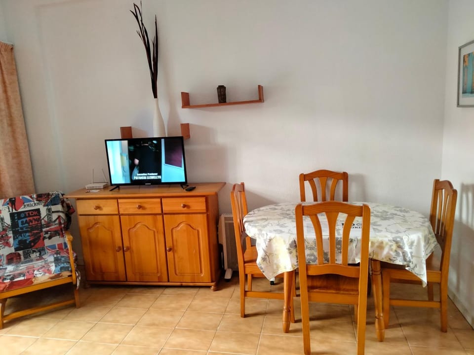 TV and multimedia, Living room, Dining area