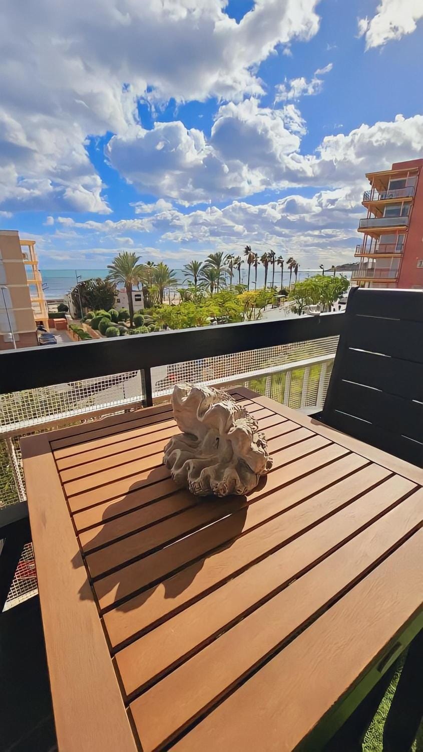 For a Stay Pineda Beach Apartment in La Pineda