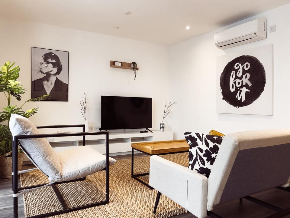 Communal lounge/ TV room, TV and multimedia, Living room, Seating area