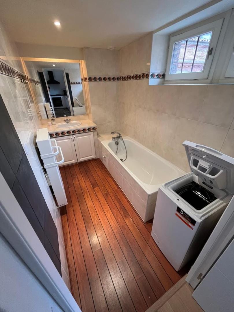 Bathroom, Bath, washing machine
