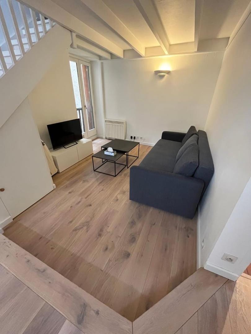 TV and multimedia, Seating area