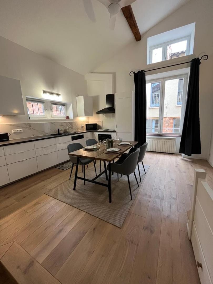 Kitchen or kitchenette, Living room