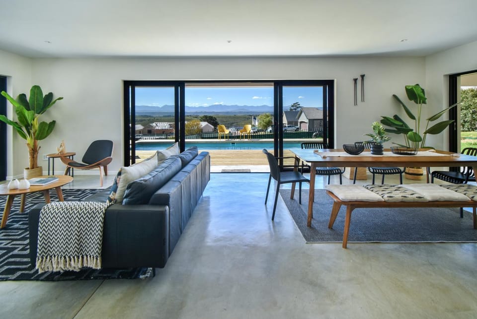 Living room, Food