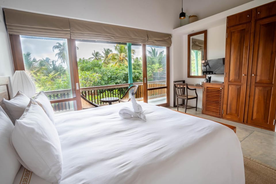 Bed, View (from property/room), Balcony/Terrace, Balcony/Terrace, Photo of the whole room, Seating area, Bedroom, towels