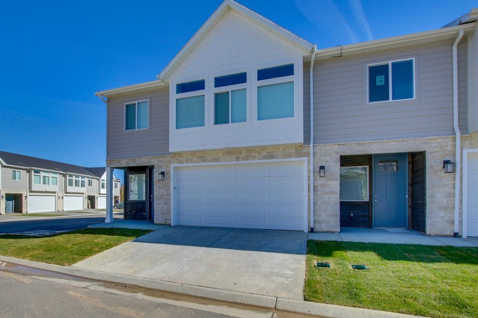 Garden City Townhome w/ Fireplace Near Bear Lake! House in Garden City