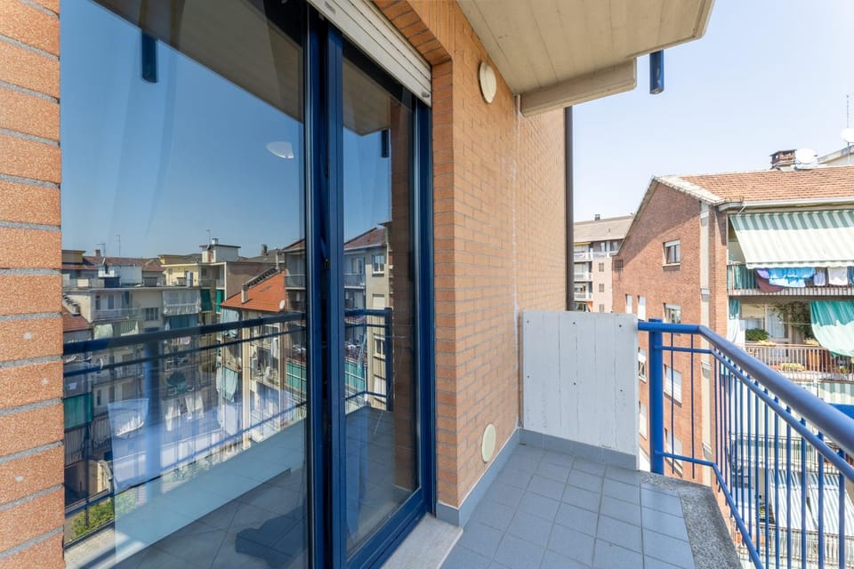 Property building, Day, View (from property/room), Balcony/Terrace