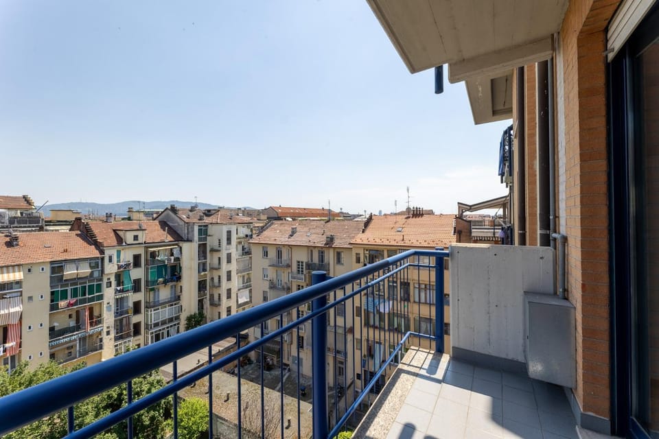 Property building, Day, View (from property/room), Balcony/Terrace, City view