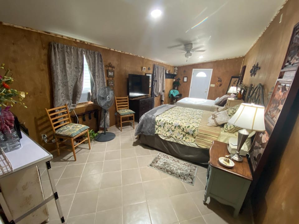 Hilda's Garage~Bandera, TX. Vacation rental in Rio Grande