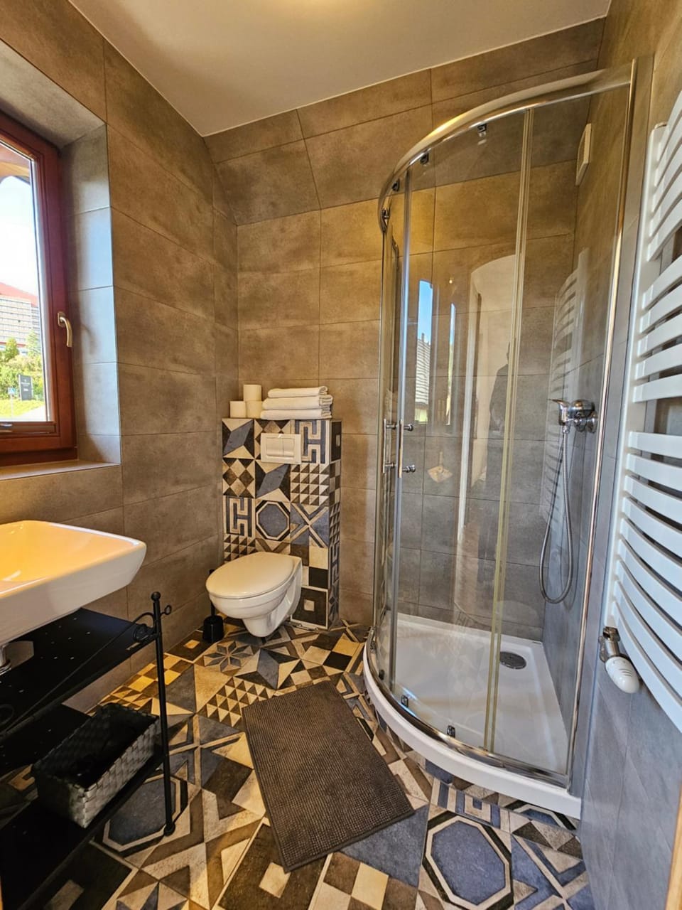 Shower, Toilet, Bathroom